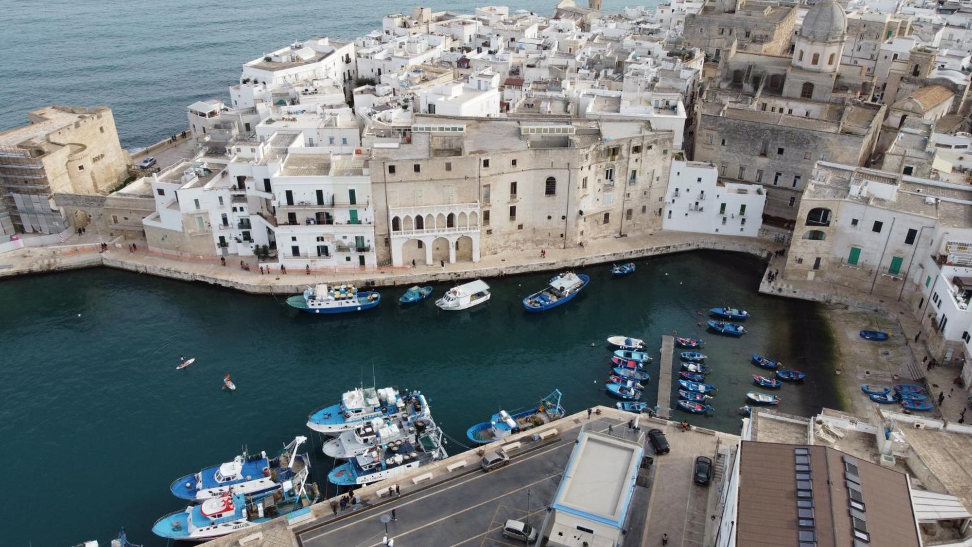 Archi Barbacana Monopoli Esterno foto