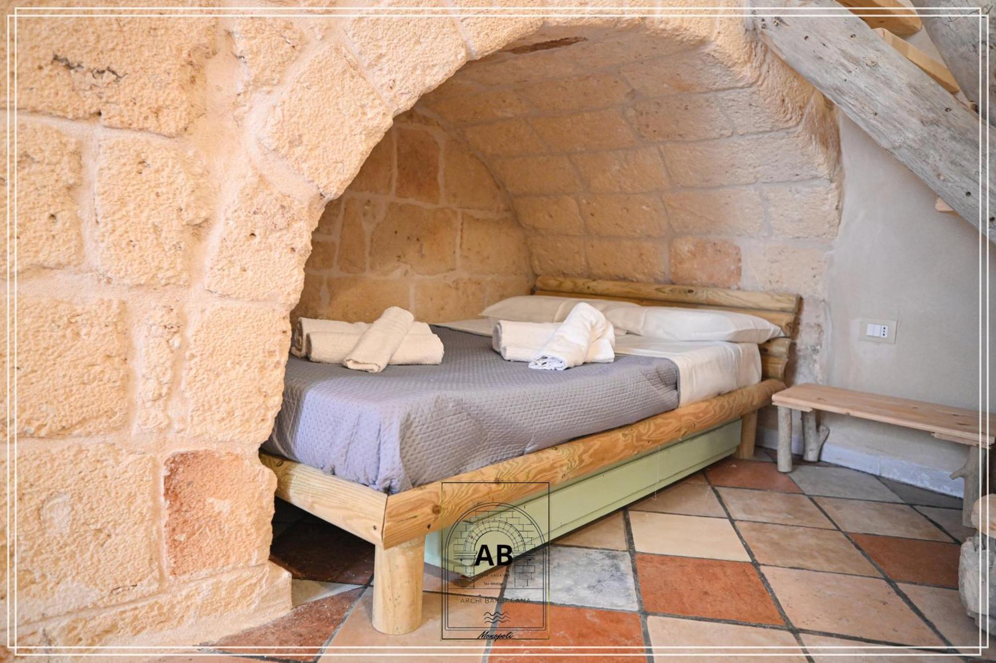 Archi Barbacana Monopoli Esterno foto