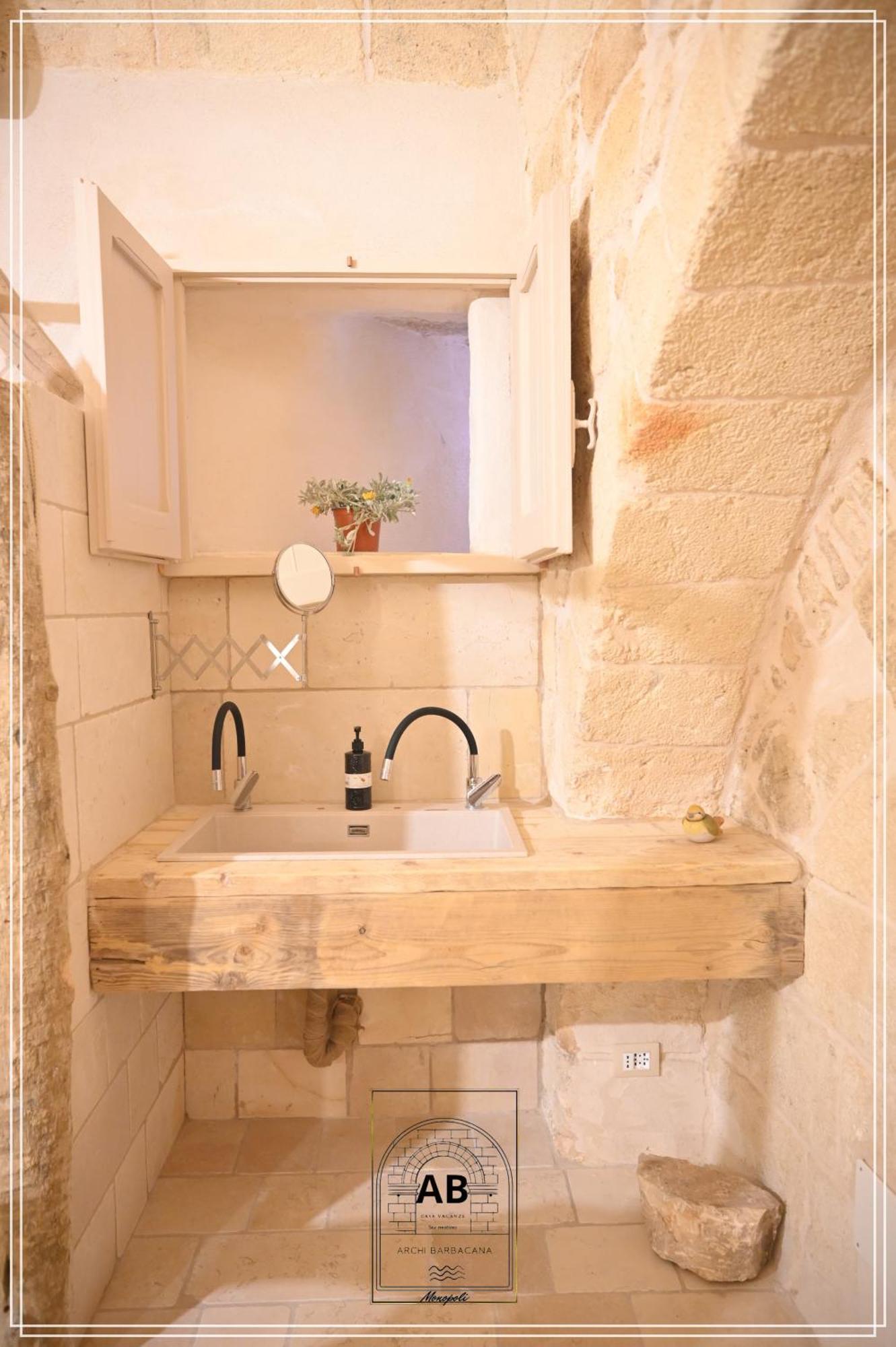 Archi Barbacana Monopoli Esterno foto